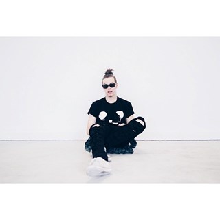 React by Whyel & Cratesz Download