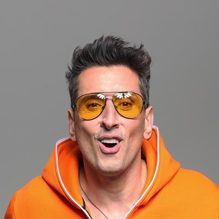 DJ B Baks by Fatman Scoop Put Yo Hands Up Download