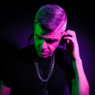 Girls Like You by Maroon 5 Repeat Remix Download